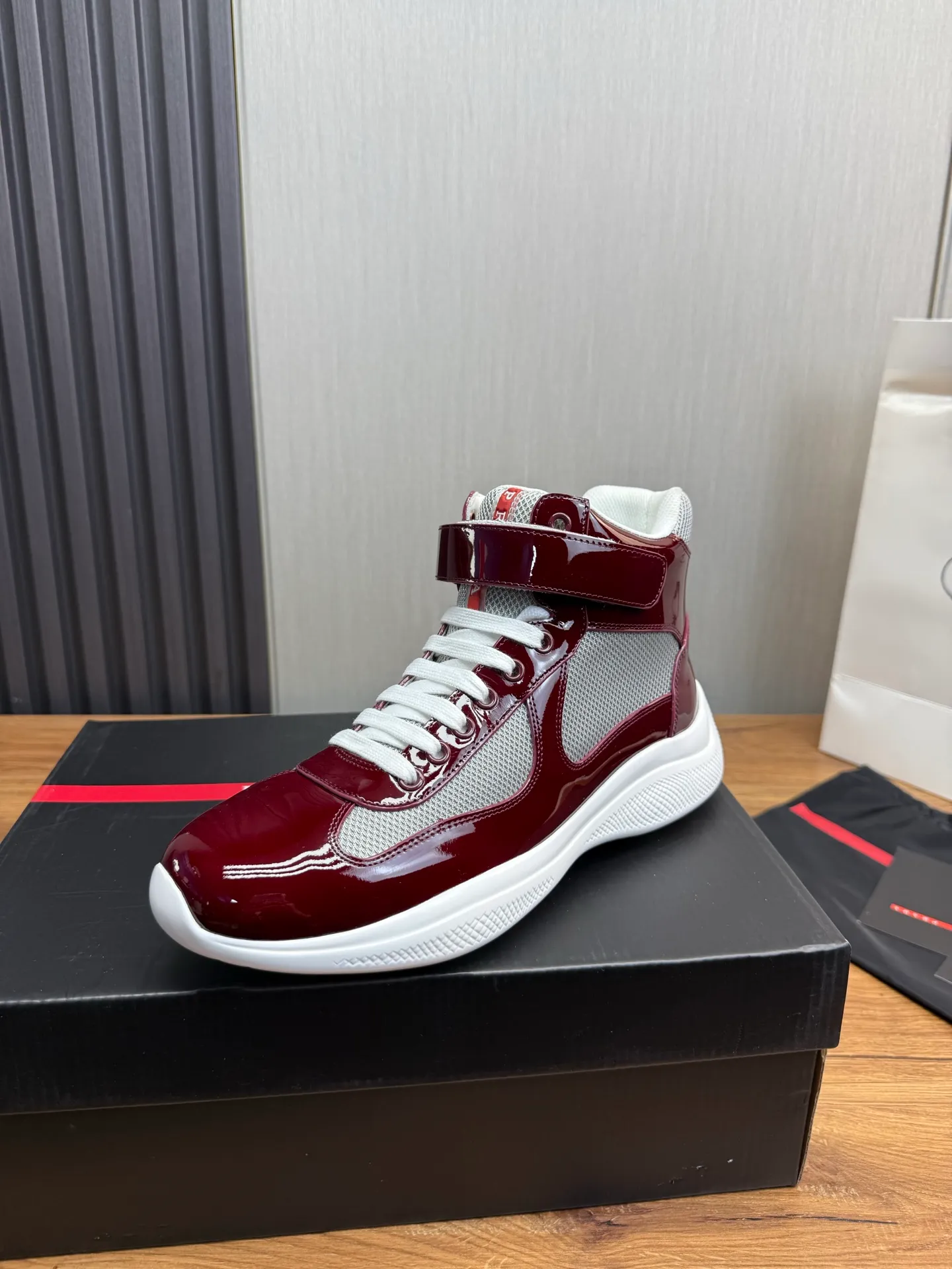Men's shoes 700💰 [PRADA] Hot selling items🔥Must be recommended every day~~ Official website synchronized, 1:1 high quality shipments✔️ Imported cowhide fabric, cowhide lining, original bottom, high-end airplane box packaging🎁 38-45 (38.45 custom-made, non-refundable)